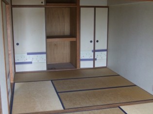 和室でしたので、畳と襖がありました。