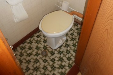 床がタイルのトイレでした