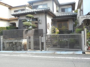 跳ね上げ門扉