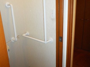 トイレ手摺取替リフォーム後